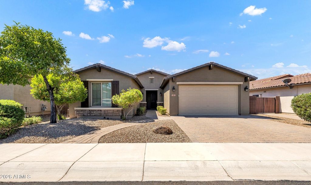189 W HACKBERRY Avenue, San Tan Valley, AZ 85140