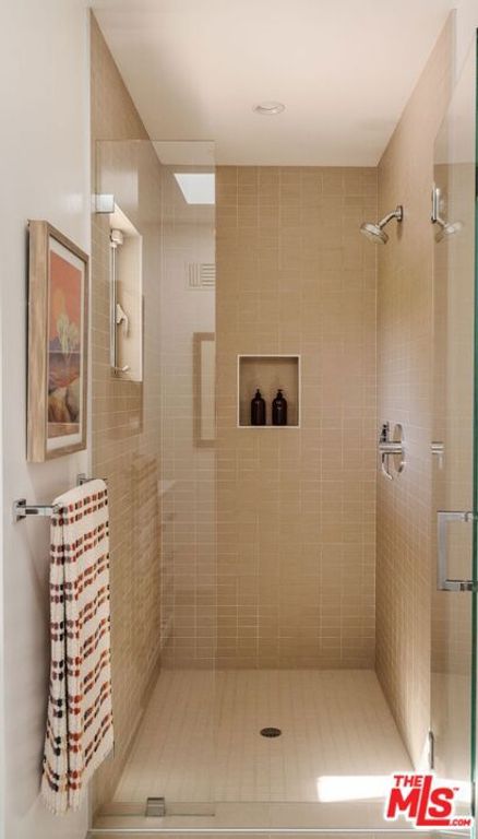 Image 24 of property listing at 2300 Canyon Drive, Los Angeles, CA 90068