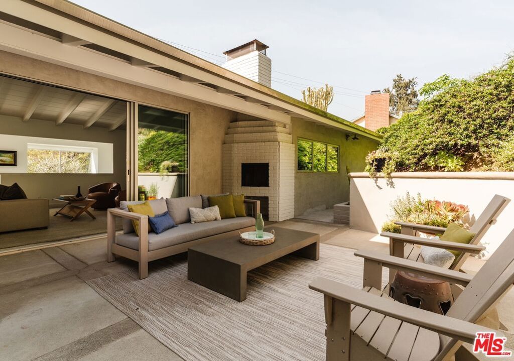 Image 9 of property listing at 2300 Canyon Drive, Los Angeles, CA 90068