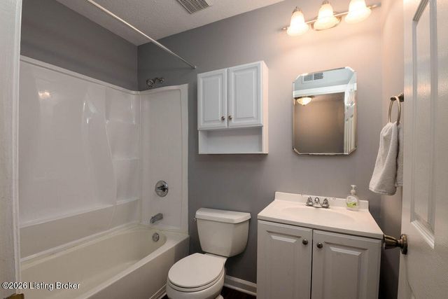 10905 Conti Ln, Louisville, KY 40299