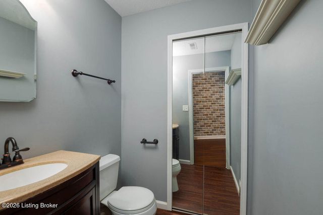 10905 Conti Ln, Louisville, KY 40299