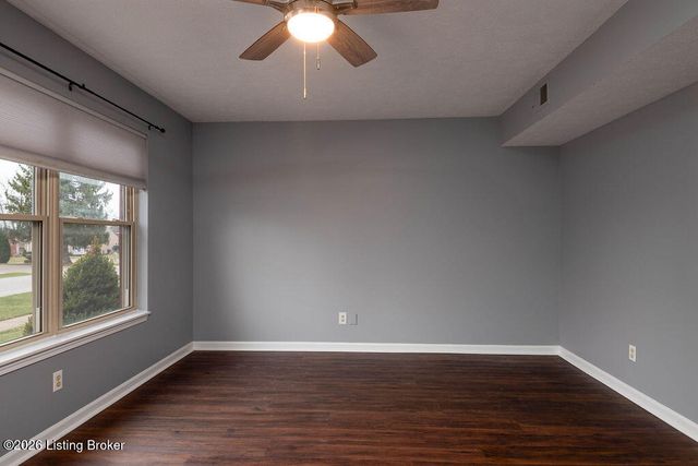 10905 Conti Ln, Louisville, KY 40299