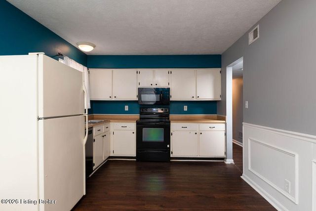 10905 Conti Ln, Louisville, KY 40299