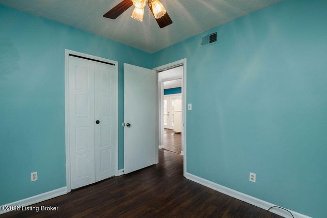 10905 Conti Ln, Louisville, KY 40299