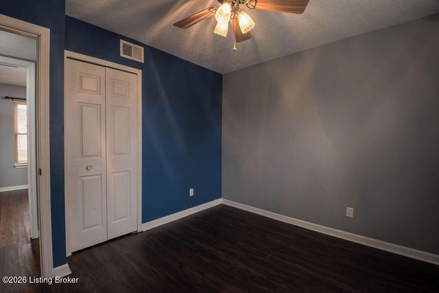 10905 Conti Ln, Louisville, KY 40299