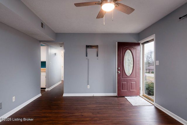 10905 Conti Ln, Louisville, KY 40299