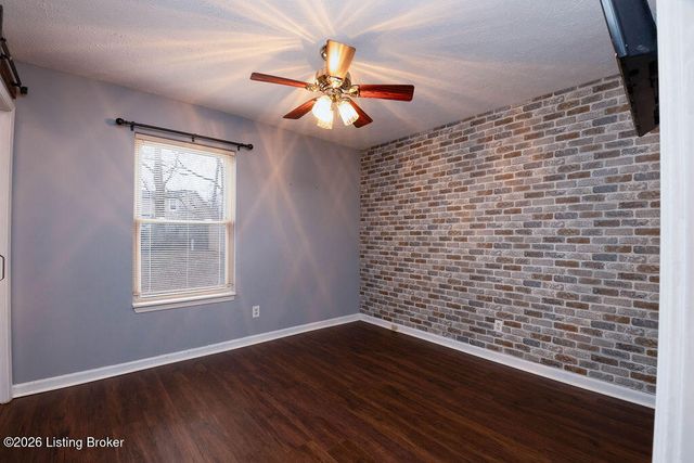 10905 Conti Ln, Louisville, KY 40299