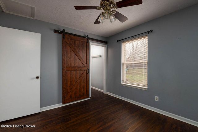 10905 Conti Ln, Louisville, KY 40299