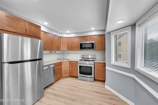 96 Diamond Lane, Old Bridge, NJ 08857