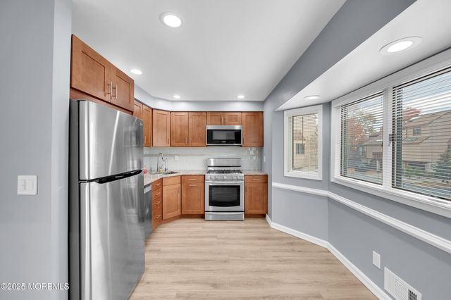 96 Diamond Lane, Old Bridge, NJ 08857