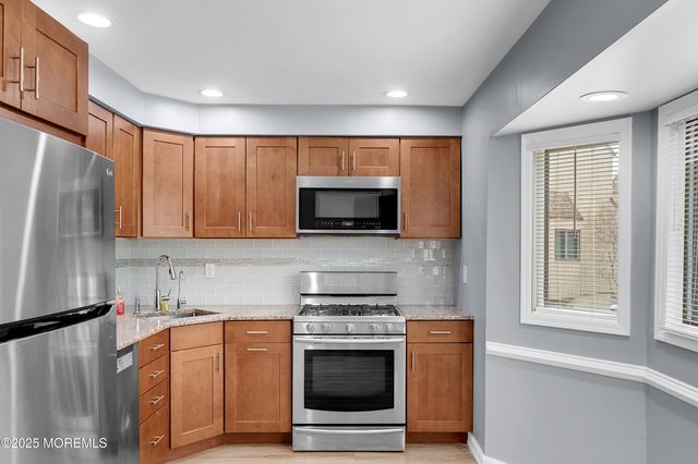 96 Diamond Lane, Old Bridge, NJ 08857