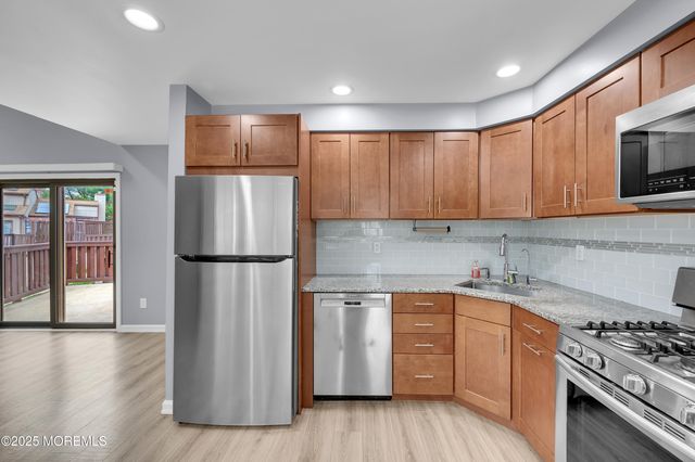 96 Diamond Lane, Old Bridge, NJ 08857