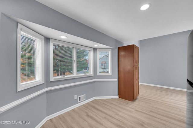 96 Diamond Lane, Old Bridge, NJ 08857