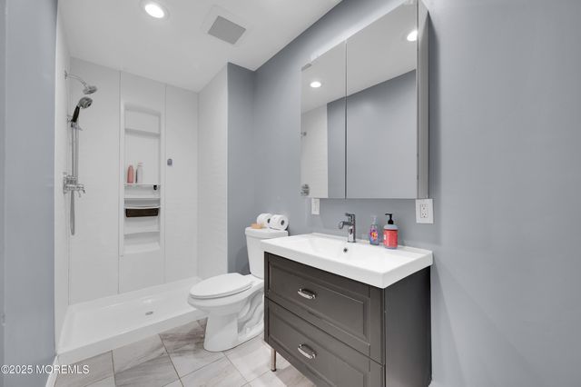 96 Diamond Lane, Old Bridge, NJ 08857