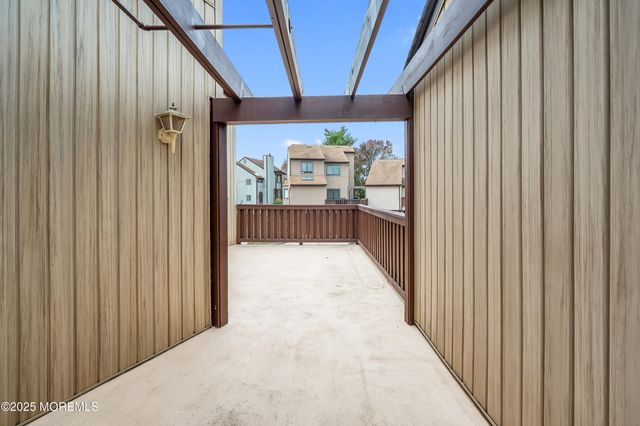 96 Diamond Lane, Old Bridge, NJ 08857