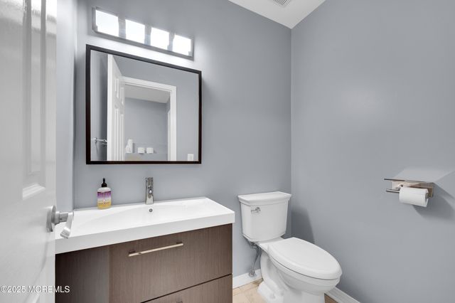 96 Diamond Lane, Old Bridge, NJ 08857