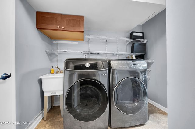 96 Diamond Lane, Old Bridge, NJ 08857