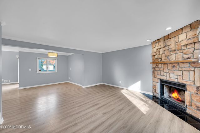 96 Diamond Lane, Old Bridge, NJ 08857