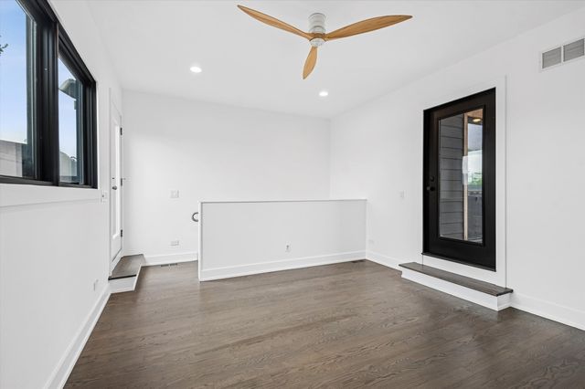 1021 N Wood Street 3, Chicago, IL 60622