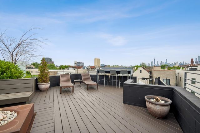 1021 N Wood Street 3, Chicago, IL 60622