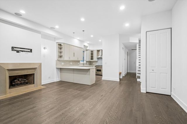 1021 N Wood Street 3, Chicago, IL 60622