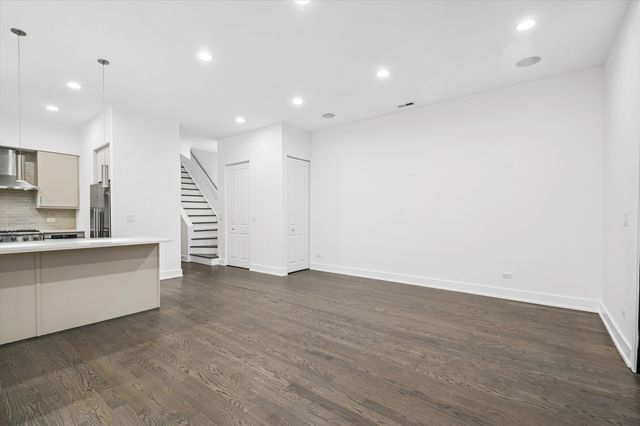 1021 N Wood Street 3, Chicago, IL 60622