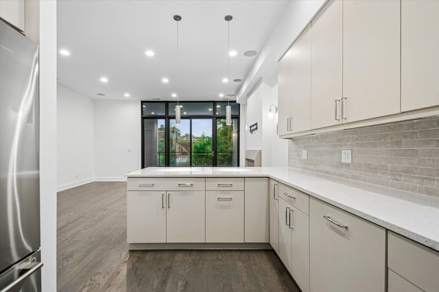 1021 N Wood Street 3, Chicago, IL 60622