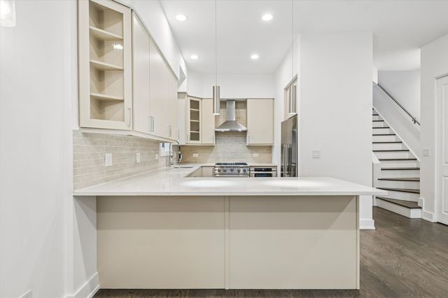 1021 N Wood Street 3, Chicago, IL 60622