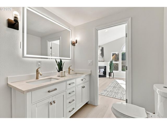 10130 Sw CYNTHIA St, Beaverton, OR 97008