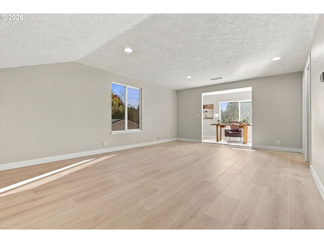 10130 Sw CYNTHIA St, Beaverton, OR 97008