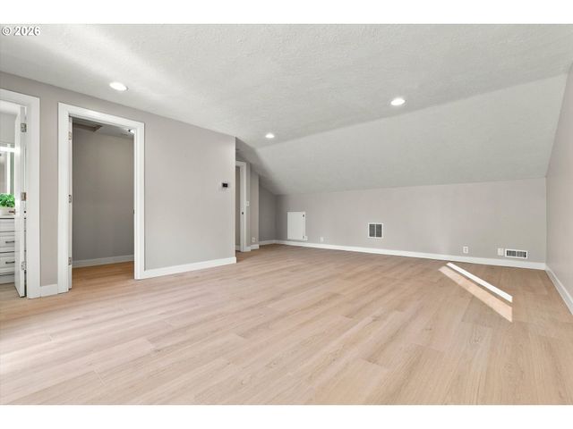 10130 Sw CYNTHIA St, Beaverton, OR 97008