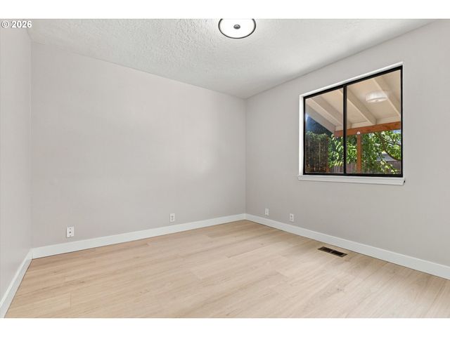 10130 Sw CYNTHIA St, Beaverton, OR 97008