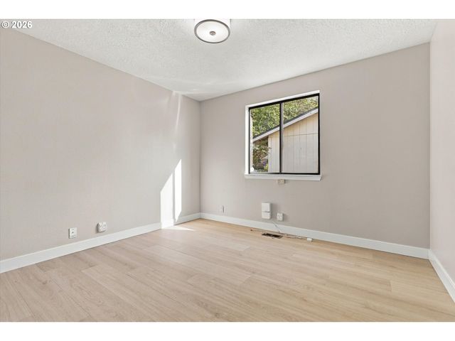 10130 Sw CYNTHIA St, Beaverton, OR 97008