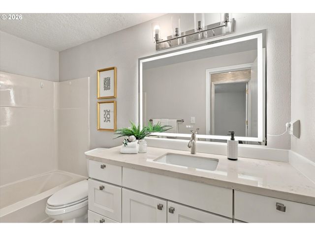10130 Sw CYNTHIA St, Beaverton, OR 97008