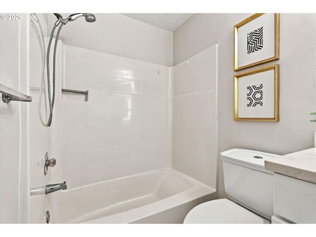 10130 Sw CYNTHIA St, Beaverton, OR 97008