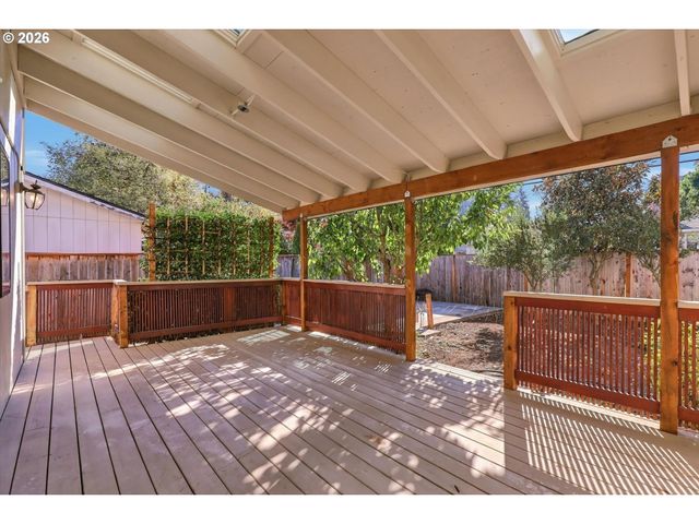 10130 Sw CYNTHIA St, Beaverton, OR 97008