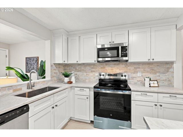 10130 Sw CYNTHIA St, Beaverton, OR 97008