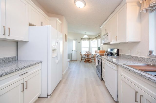 4010 Lakeview Dr, Ione, CA 95640