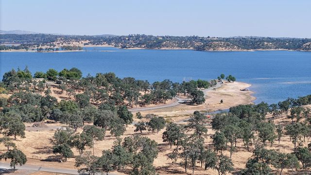 4010 Lakeview Dr, Ione, CA 95640