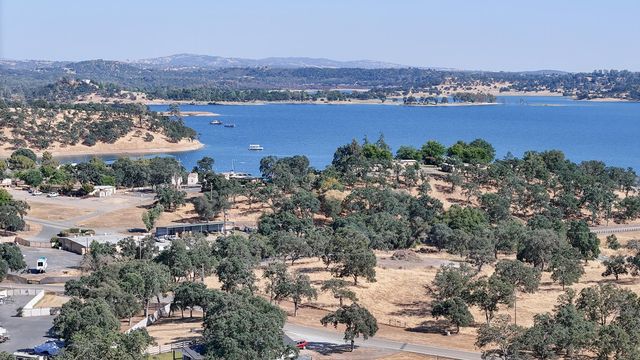 4010 Lakeview Dr, Ione, CA 95640