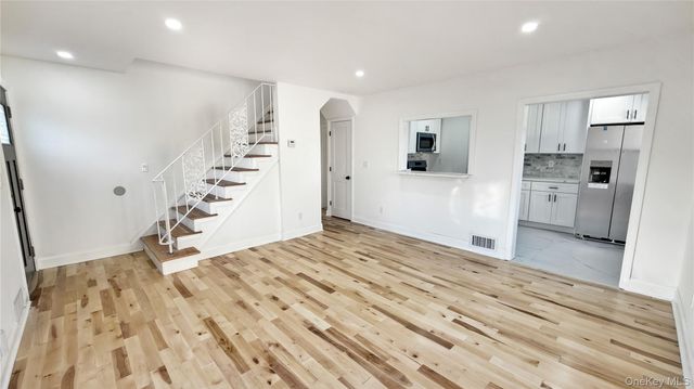 15 Circle Drive, Hempstead, NY 11550