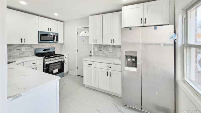 15 Circle Drive, Hempstead, NY 11550