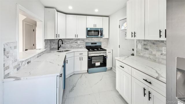 15 Circle Drive, Hempstead, NY 11550