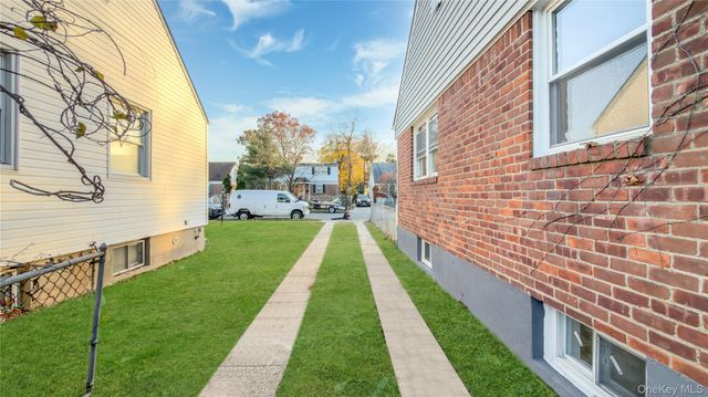 15 Circle Drive, Hempstead, NY 11550