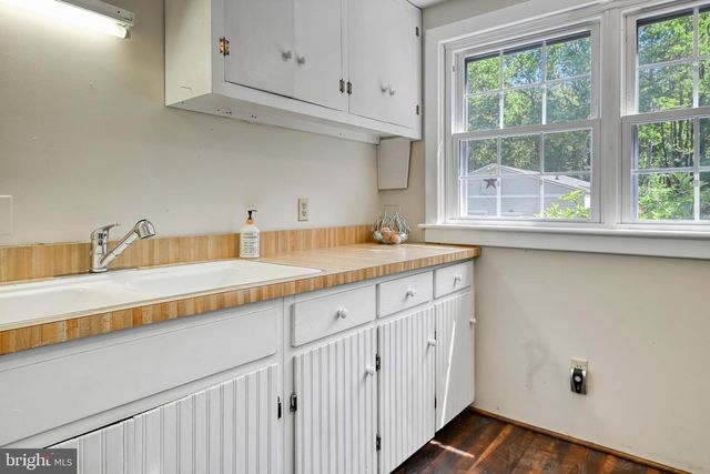 655 BUMPASS RD, Bumpass, VA 23024