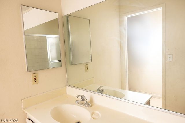 3300 Point Lobos Drive, Las Vegas, NV 89108