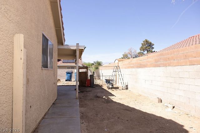 3300 Point Lobos Drive, Las Vegas, NV 89108