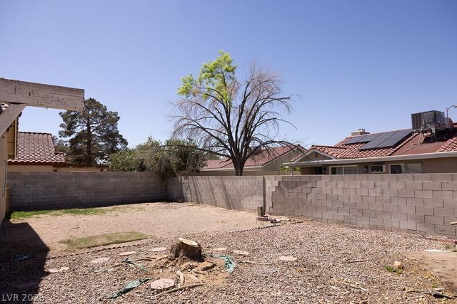 3300 Point Lobos Drive, Las Vegas, NV 89108