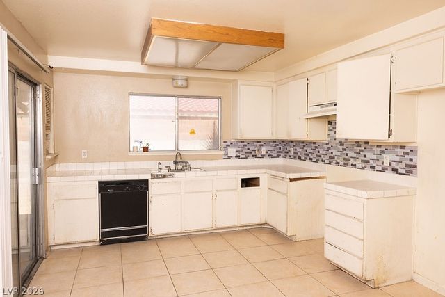 3300 Point Lobos Drive, Las Vegas, NV 89108