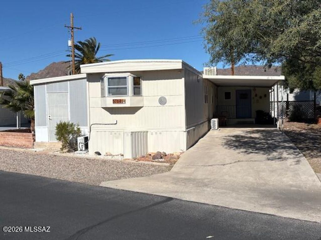 5764 W Lazy S Street, Tucson, AZ 85713